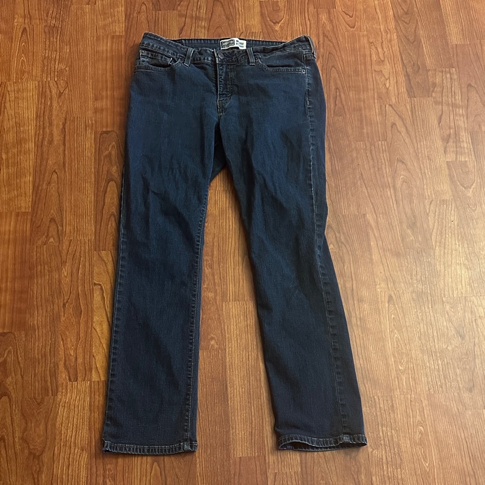 Levi’s Strauss & Co mid rise straight jeans. Size 14 short.
